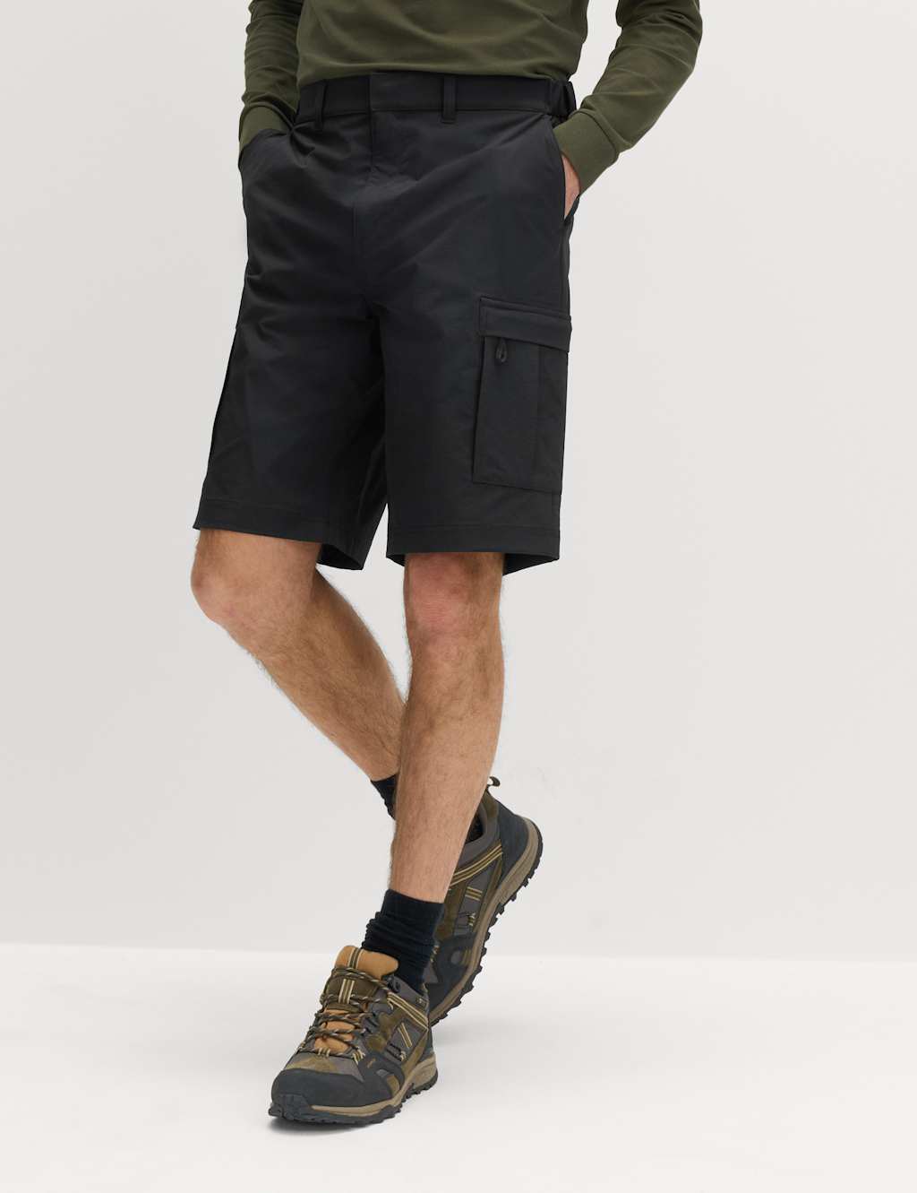M&S Men's Straight Fit Cargo Shorts - 34 - Black