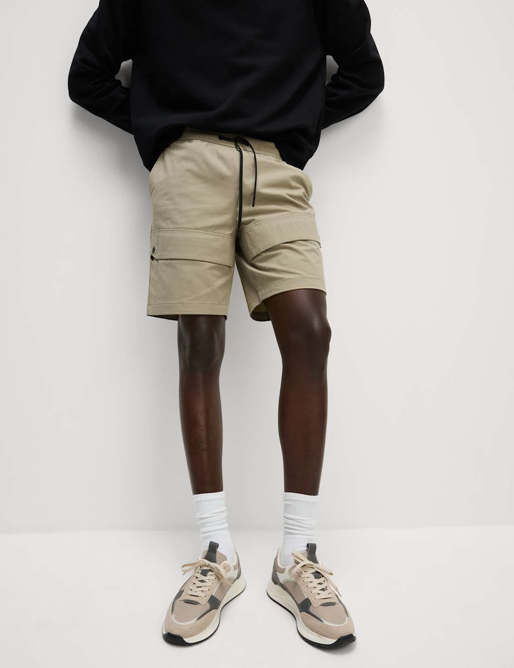 Lightweight Stretch Cargo Shorts with Stormwear™