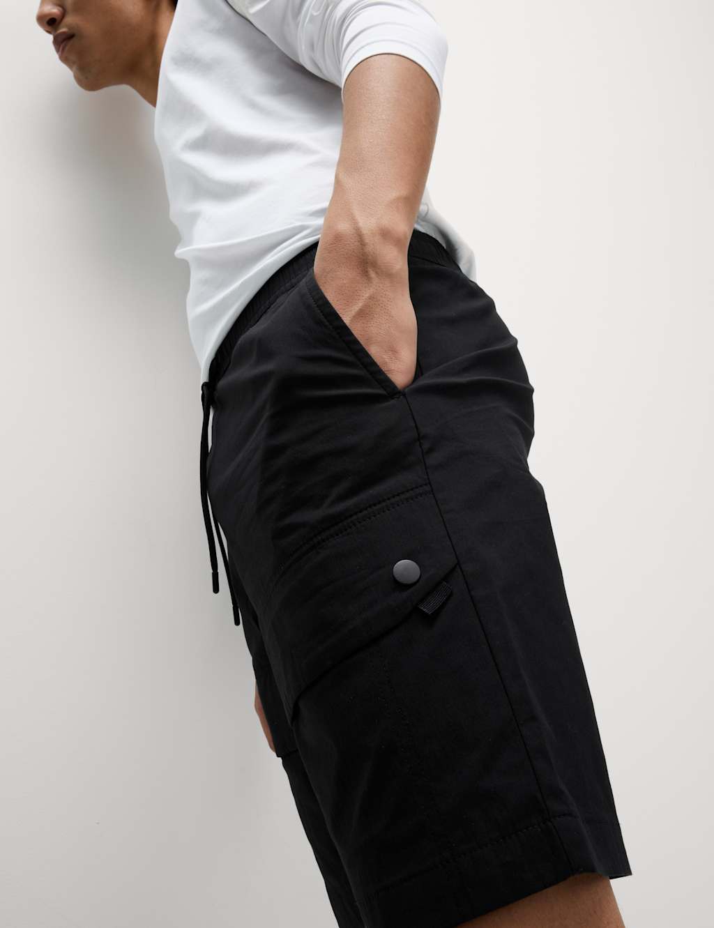 Lightweight Stretch Cargo Shorts with Stormwear™