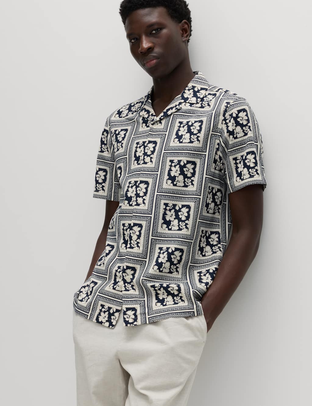 M&S Men's Pure Cotton Floral Short Sleeve Shirt - S - Ecru Mix