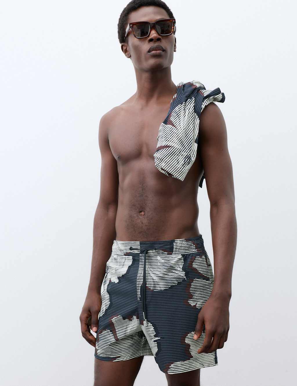 Autograph Men's Pocketed Linear Floral Print Swim Shorts - M - Nightshade