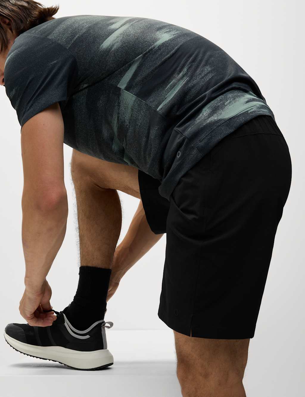 Goodmove Regular Fit Stretch 9 inch Sports Shorts Black