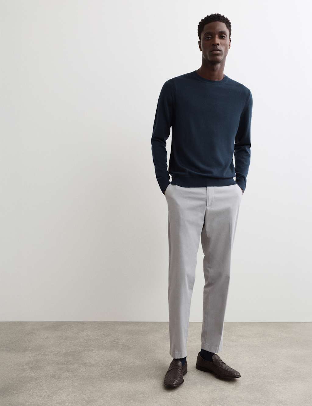 JAEGER Extra Fine Merino Wool Crew Neck Jumper with Silk Navy