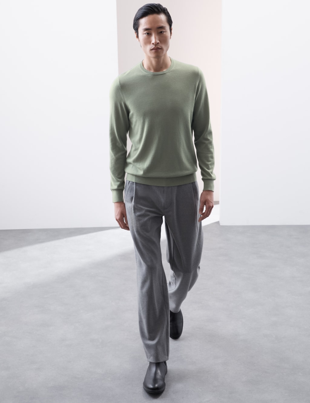 Pure Extra Fine Merino Wool Crew Neck Jumper