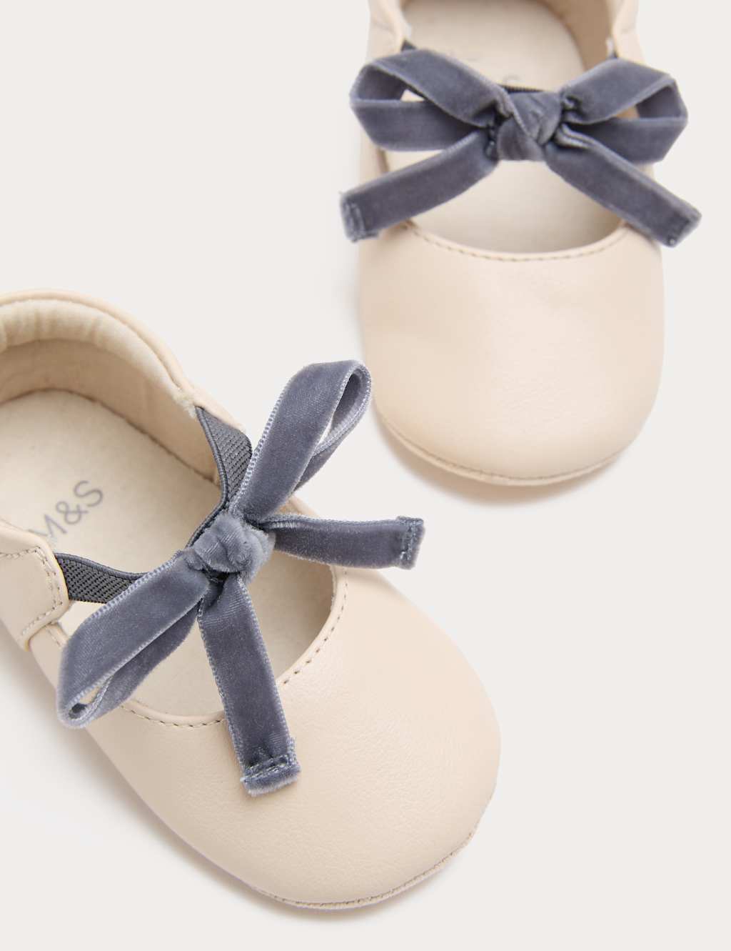 M&S Baby Ballet Bow Pram Shoes (0-18 Months) Ecru