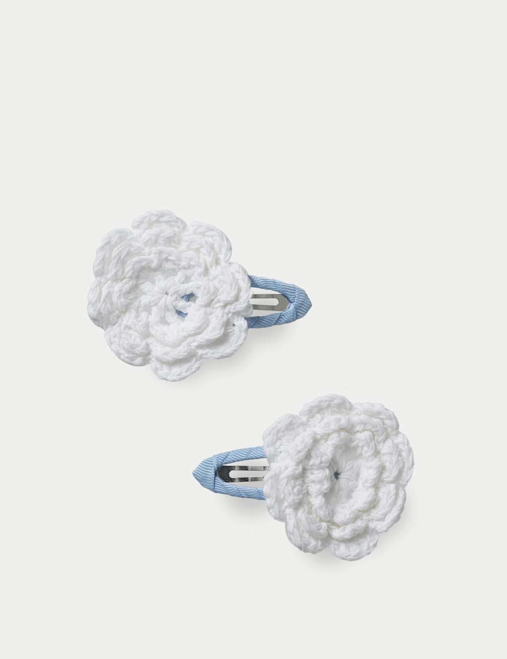 Knitted Flower Snaps