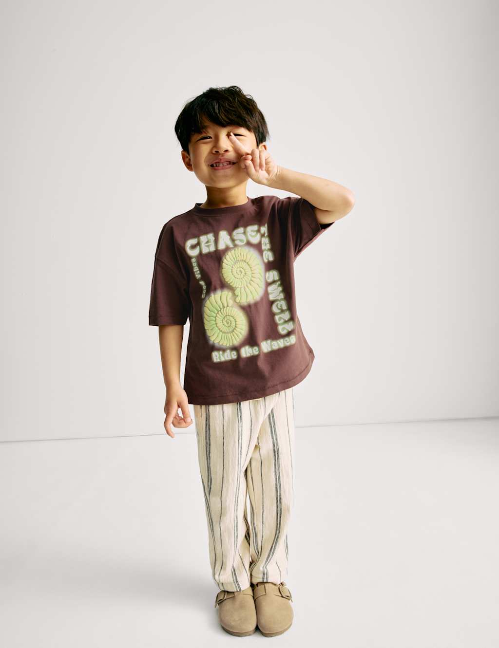Pure Cotton Shell Graphic T-Shirt (2-8 Yrs)
