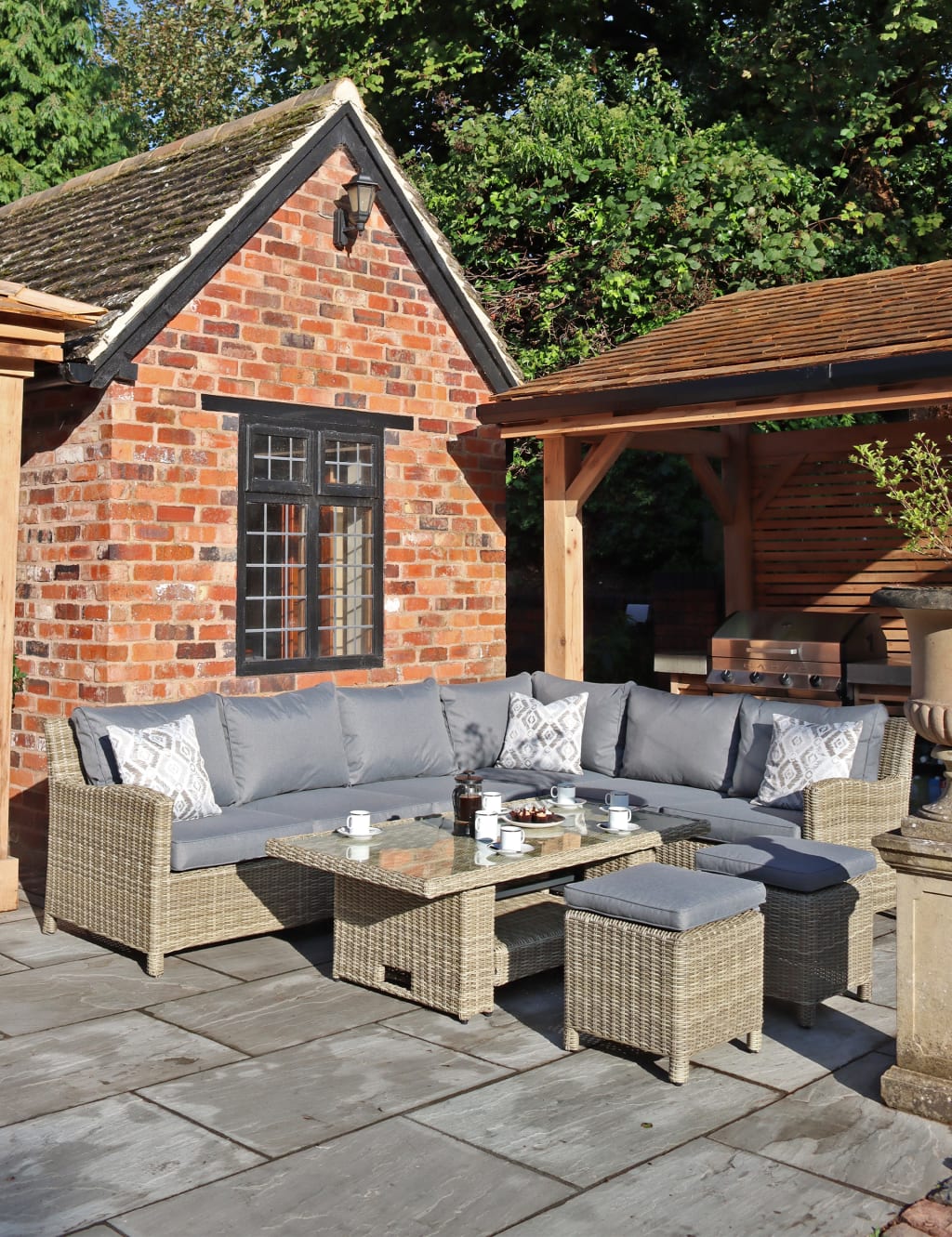 Wentworth 8 Seater Garden Corner Sofa Set