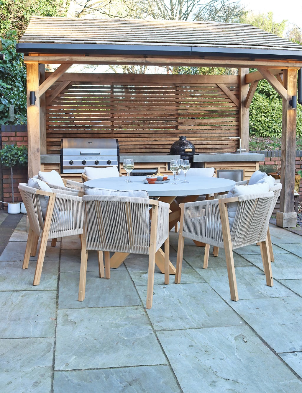 Luna 8 Seater Garden Table & Chairs