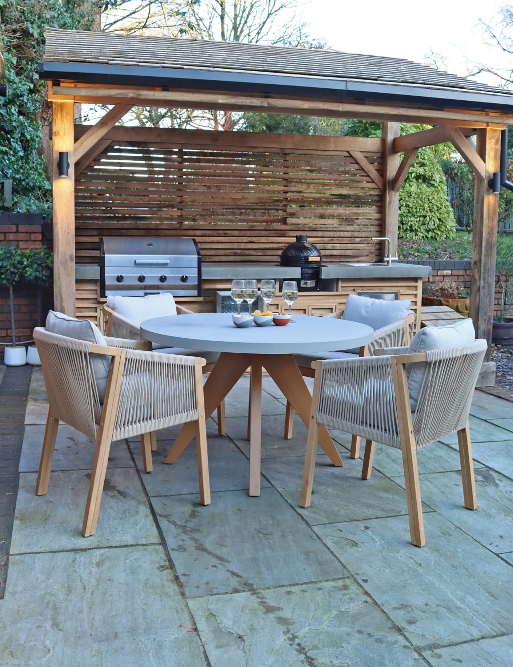 Luna Round Concrete Table & 4 Roma Chairs