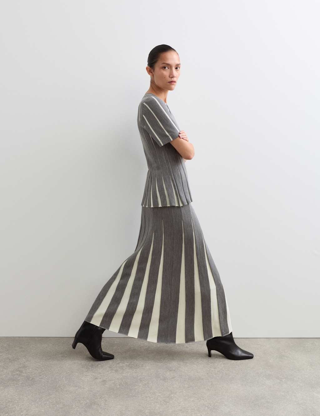 Jaeger Women's Merino Wool Rich V-Neck Pleated Knitted Top - Medium - Medium Grey Mix - By M&S
