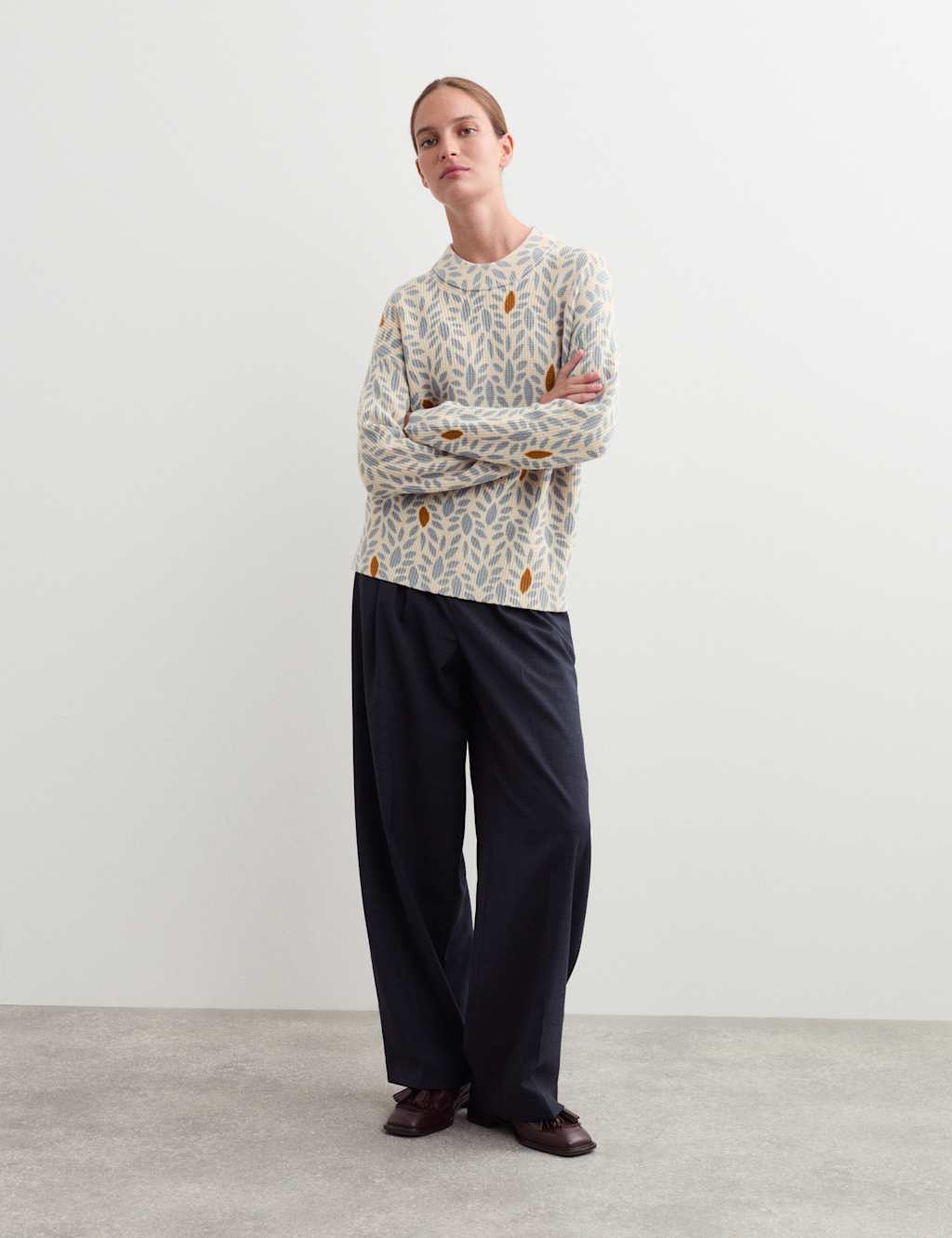 JAEGER Pure Merino Wool Leaf Print Crew Neck Jumper Cream Mix