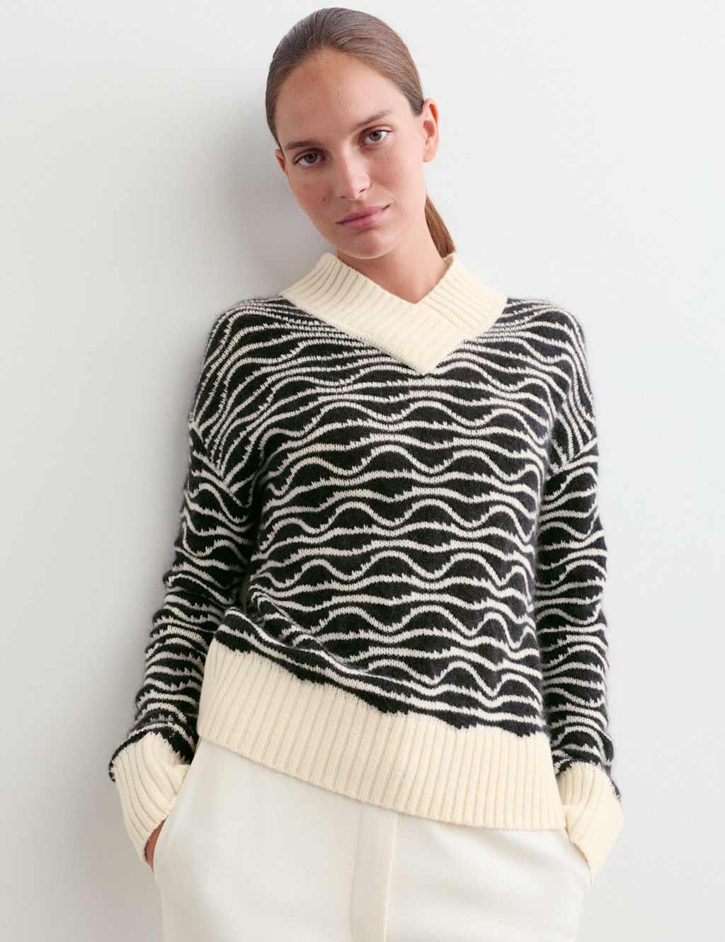 Jaeger Women's Wool Rich Textured V-Neck Jumper - Small - Ivory Mix - By M&S