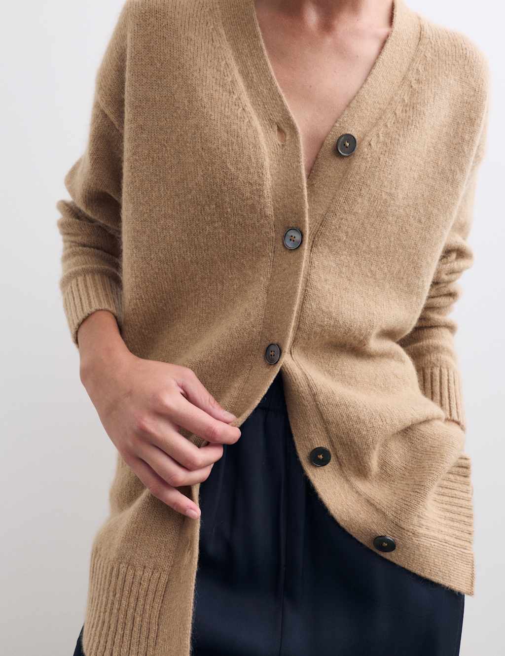 JAEGER Mohair Blend V-Neck Relaxed Cardigan Camel