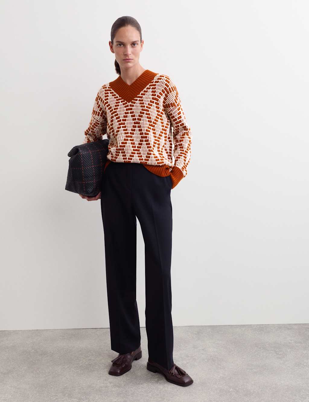 JAEGER Merino Wool Rich Diamond Stitch V-Neck Jumper Brick