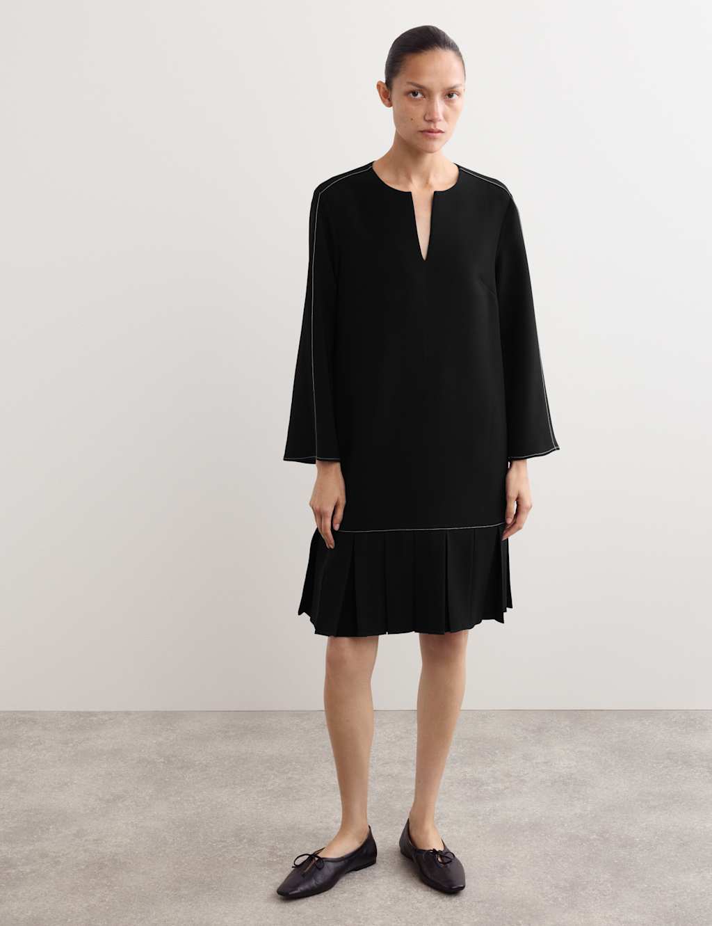 JAEGER Crepe Box Pleat Shift Dress Black