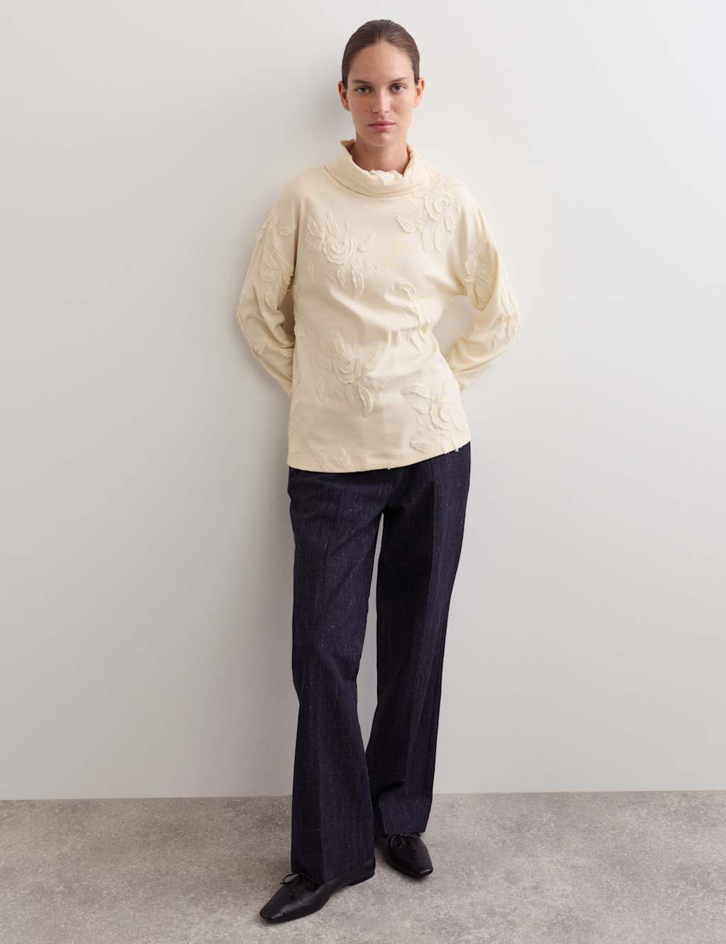 JAEGER Pure Cotton Floral Embroidered Sweatshirt Ivory