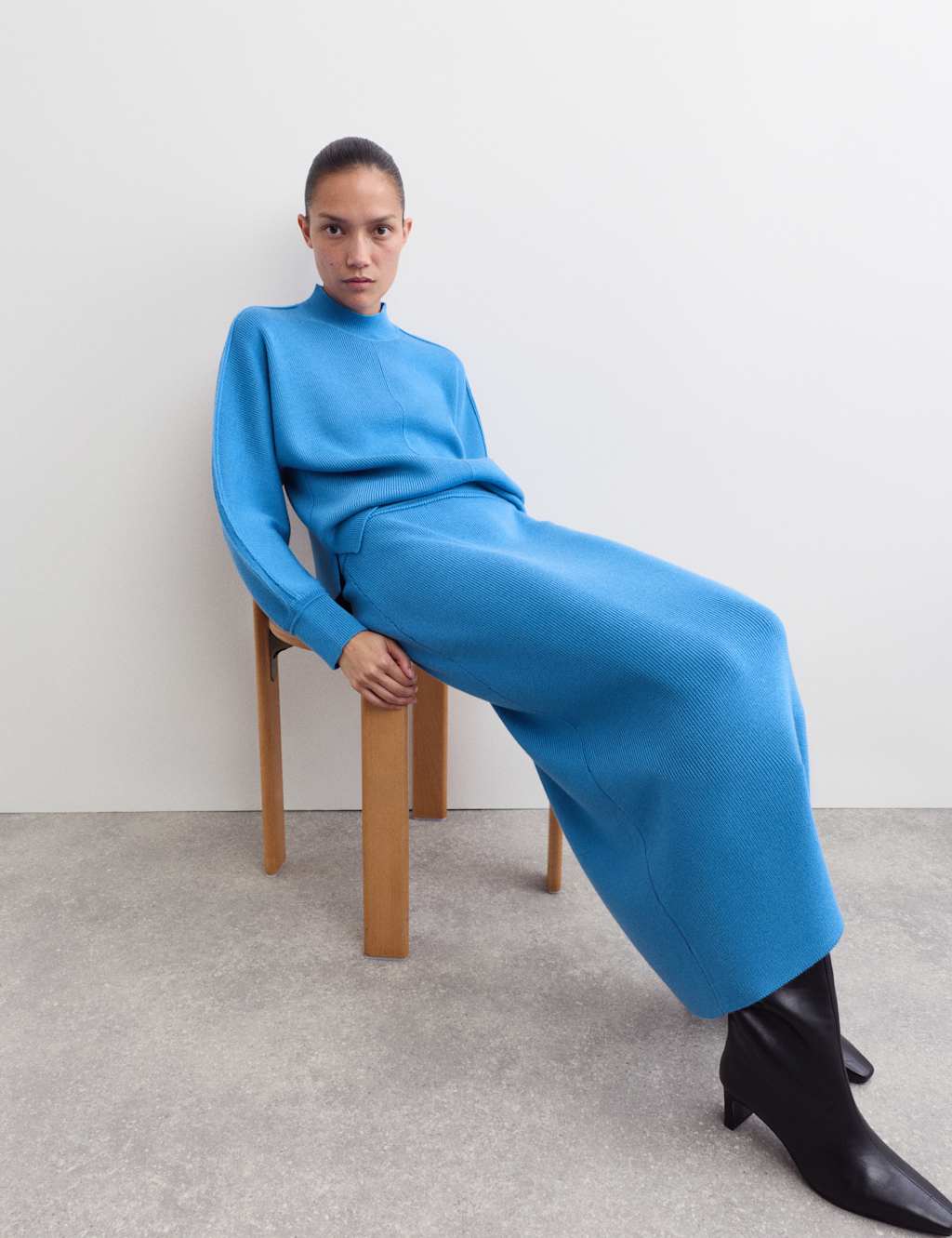 JAEGER Pure Merino Wool Midi Knitted Skirt Blue