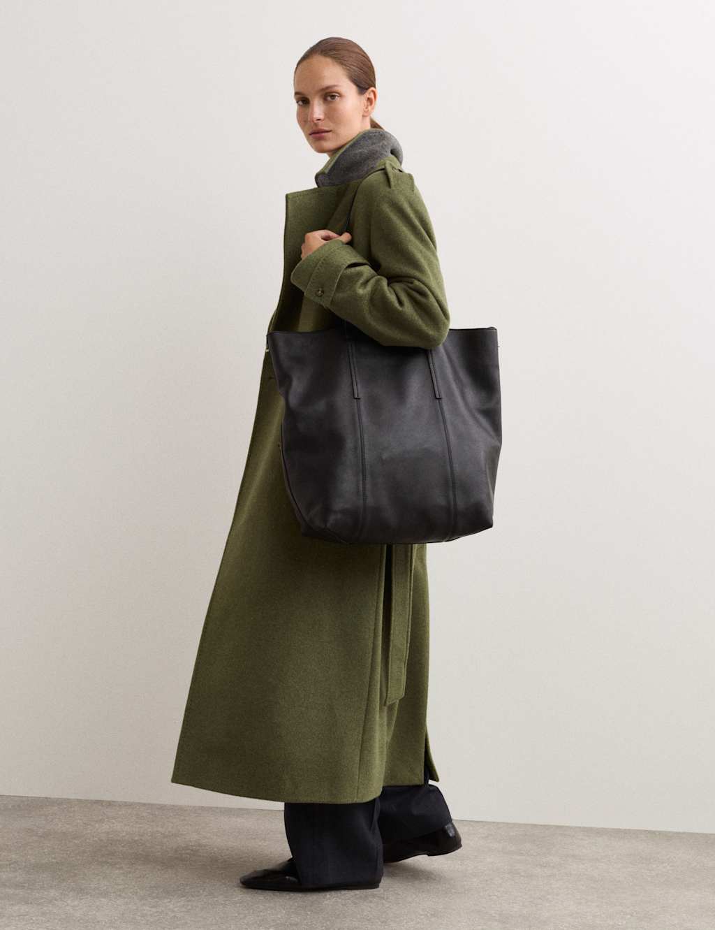 JAEGER Leather Tote Bag Black