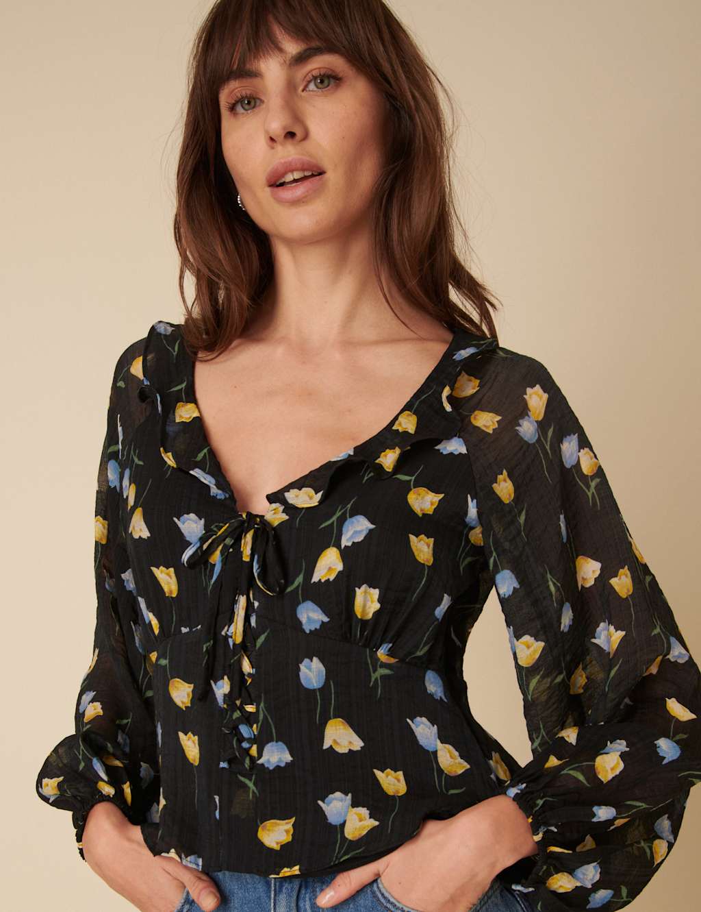 Floral V-Neck Tie Detail Fitted Blouse