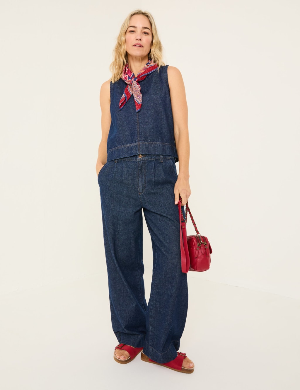 Mid Rise Wide Leg Jeans