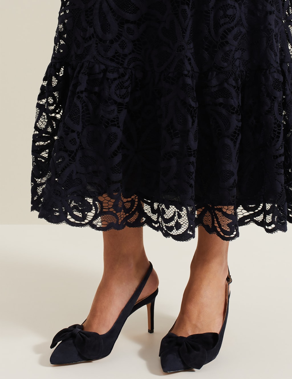 Suede Bow Pointed Slingback Shoes
