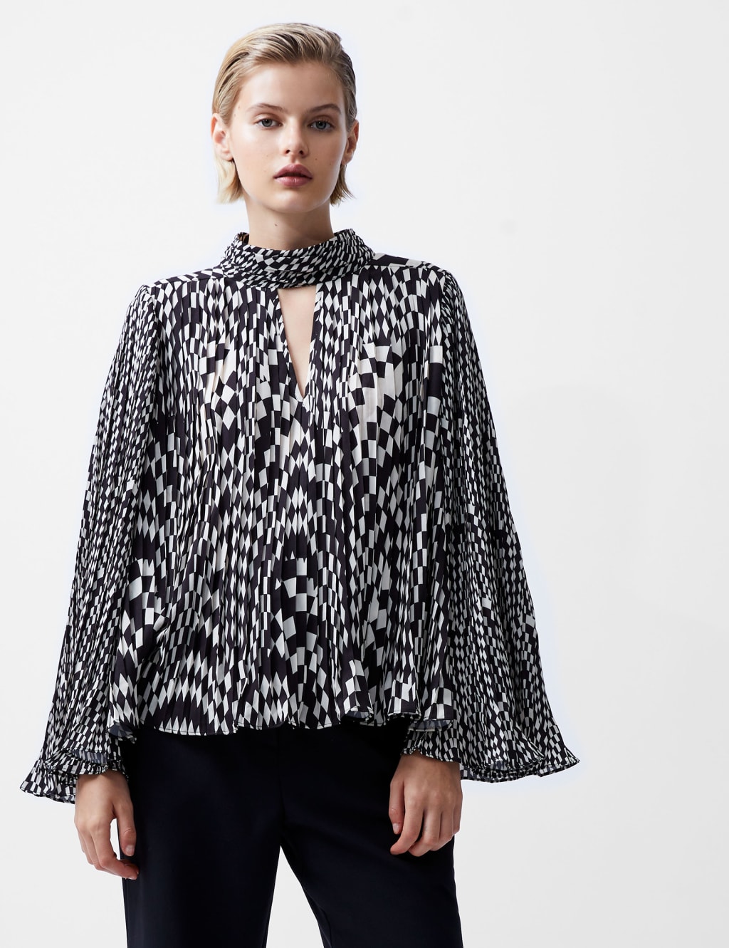 French Connection Women's Geometric V-Neck Crinkle Blouse - XS - Black Mix, Black Mix