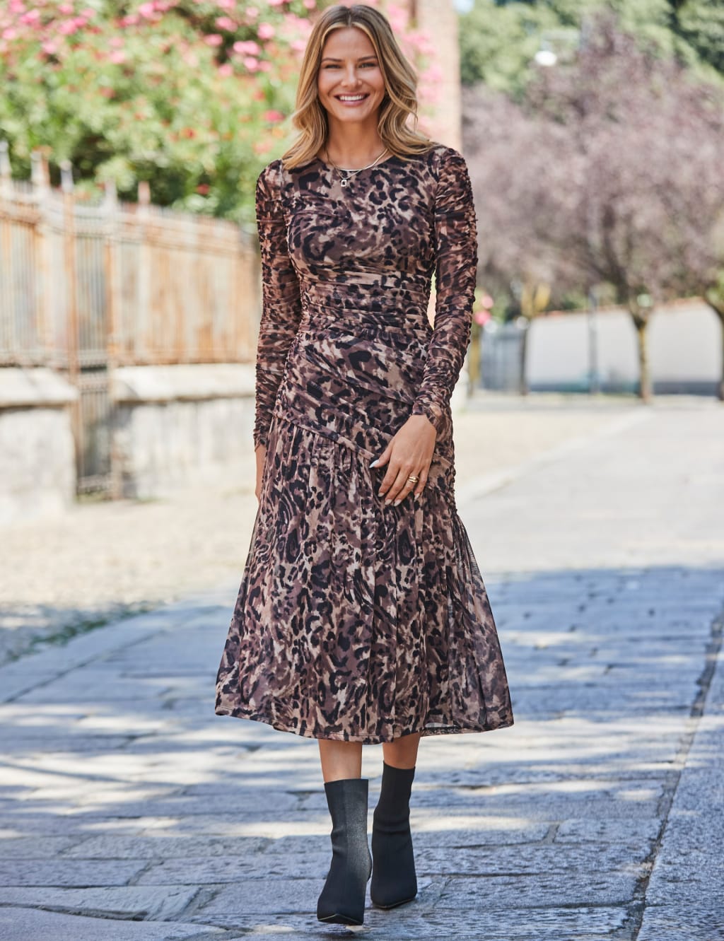 Fit and flare summer dresses uk outlet