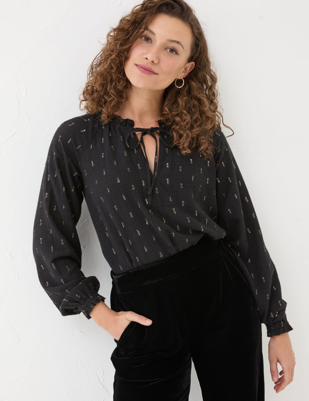 Popover Tie Blouse in Black