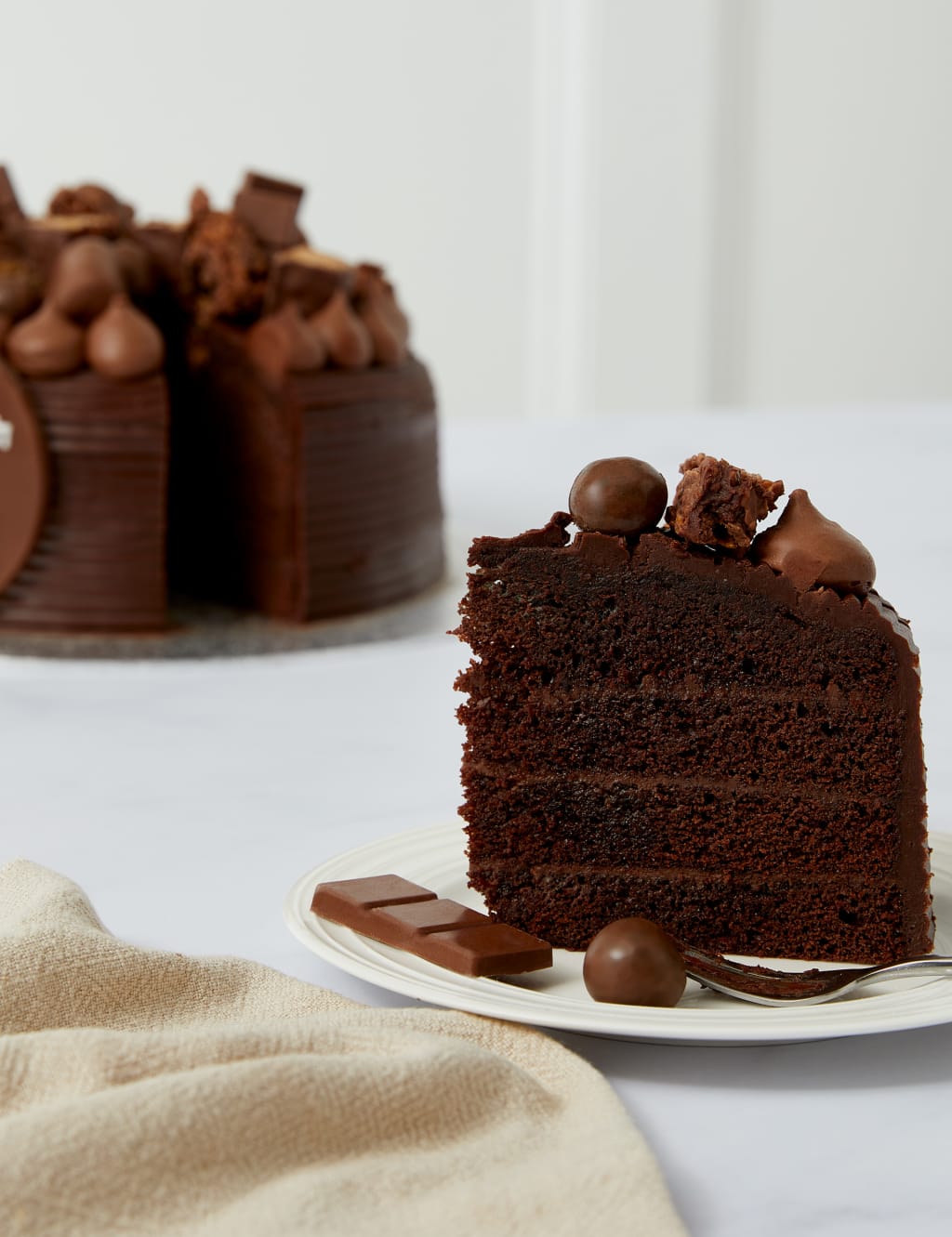 Personalised Extra Large Mini Bite Cake (Serves 24)