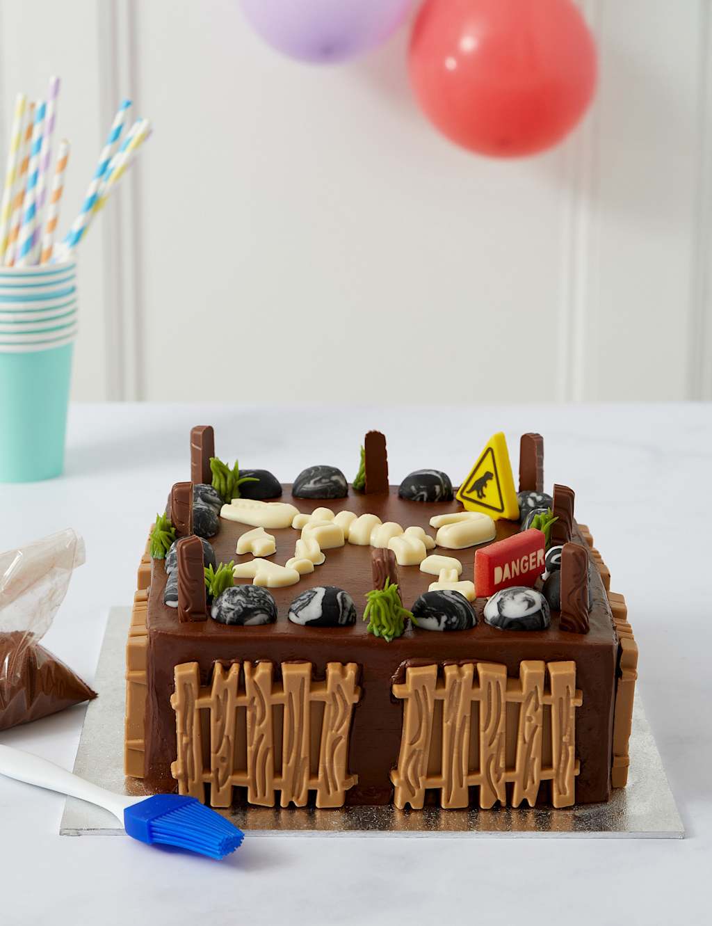 Find the Fossil Cake (Serves 28)