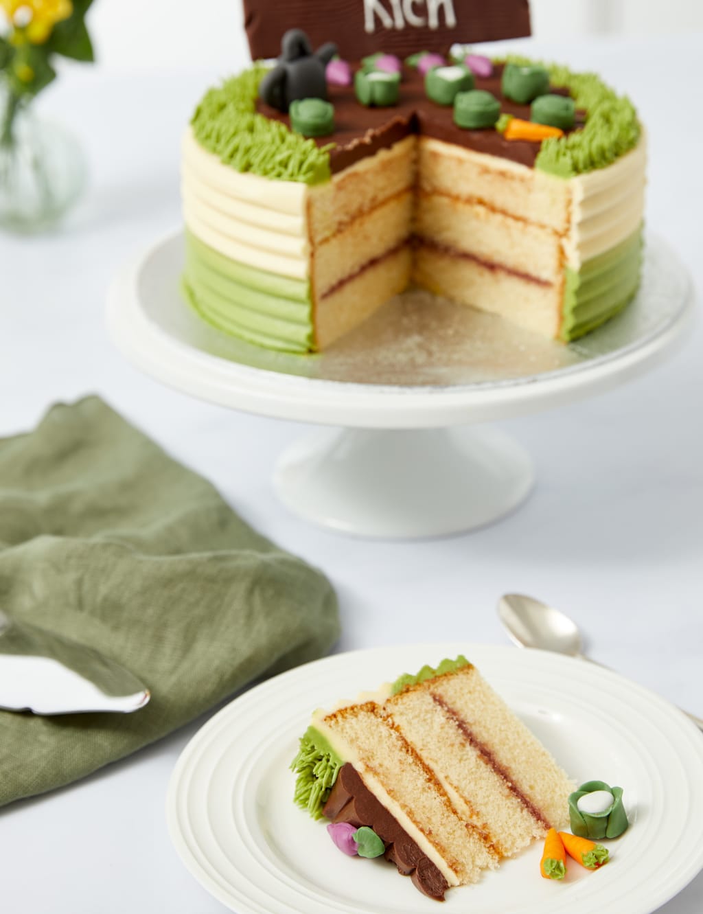 Personalised Gardening Cake (Serves 20)
