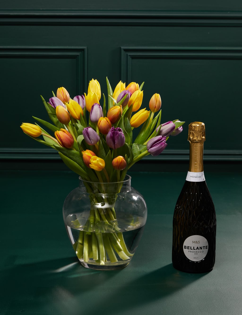 Bright & Beautiful Tulip Bouquet with Prosecco