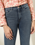 Solid Slim Fit Jeans