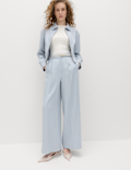 Relaxed Trousers with Linen