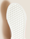 Kids' Freshfeet™ Minnie Mouse™ High Tops (4 Small - 12 Small)