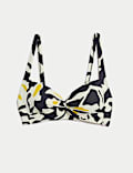 Conjunto de bikini estampado escotado con relleno