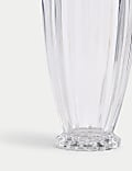 Vase fuselé en verre festonné