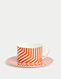 Tasse und Untertasse aus chinesischem Knochenporzellan mit geometrischem Muster