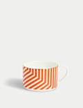 Tasse und Untertasse aus chinesischem Knochenporzellan mit geometrischem Muster