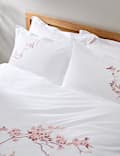 Besticktes Bettwäscheset mit Kirschblüten- und Rankenmotiv