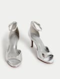 Talons aiguilles vernis à bride à la cheville et boucle effet métallisé