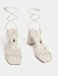 Sandalen met blokhak, bandje, gesp en kralendetail