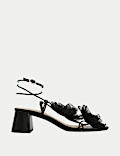 Sandales en organza et fleur à talons carrés  