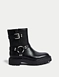 Botines biker planos con hebilla