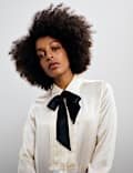 Chemise 100 % soie à détail plissé
