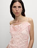 Midaxi-Säulenkleid, verziert mit Spitze und Rüschen