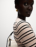 Slim-fit gebreide top met ronde hals en strepen