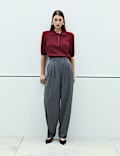 Atasan Rajut Slim Fit Berkerah