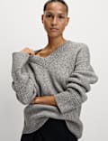 Cloud-Yarn Ribbed V-Neck Jumper